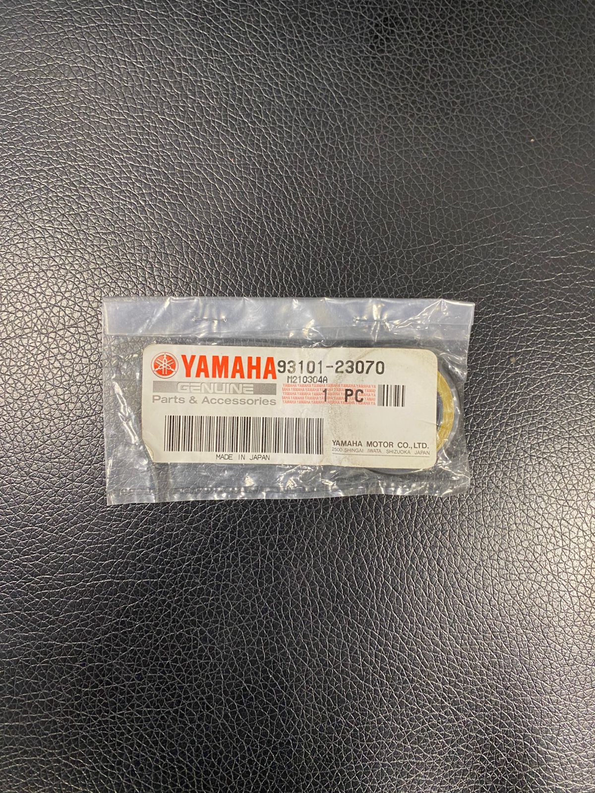Сальник вертикального вала 30-70/F40/F50, 23x37x6 Yamaha 93101-23070
