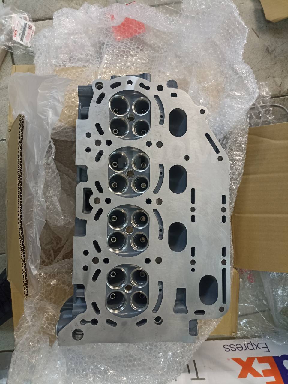 Головка блока цилиндров Suzuki DF100A-140A 11100-90J11