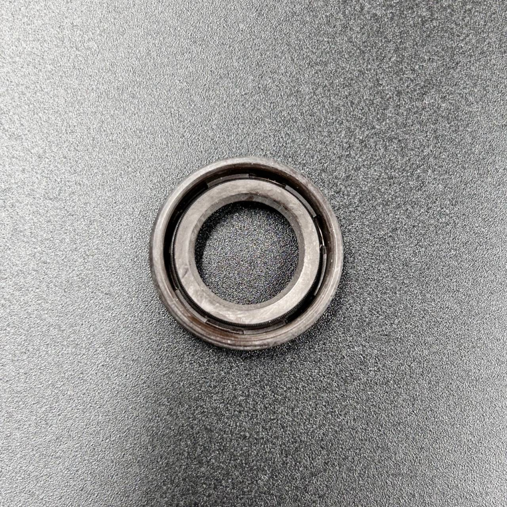 Сальник коленвала Suzuki DT25-30 15x25x6 09282-15010