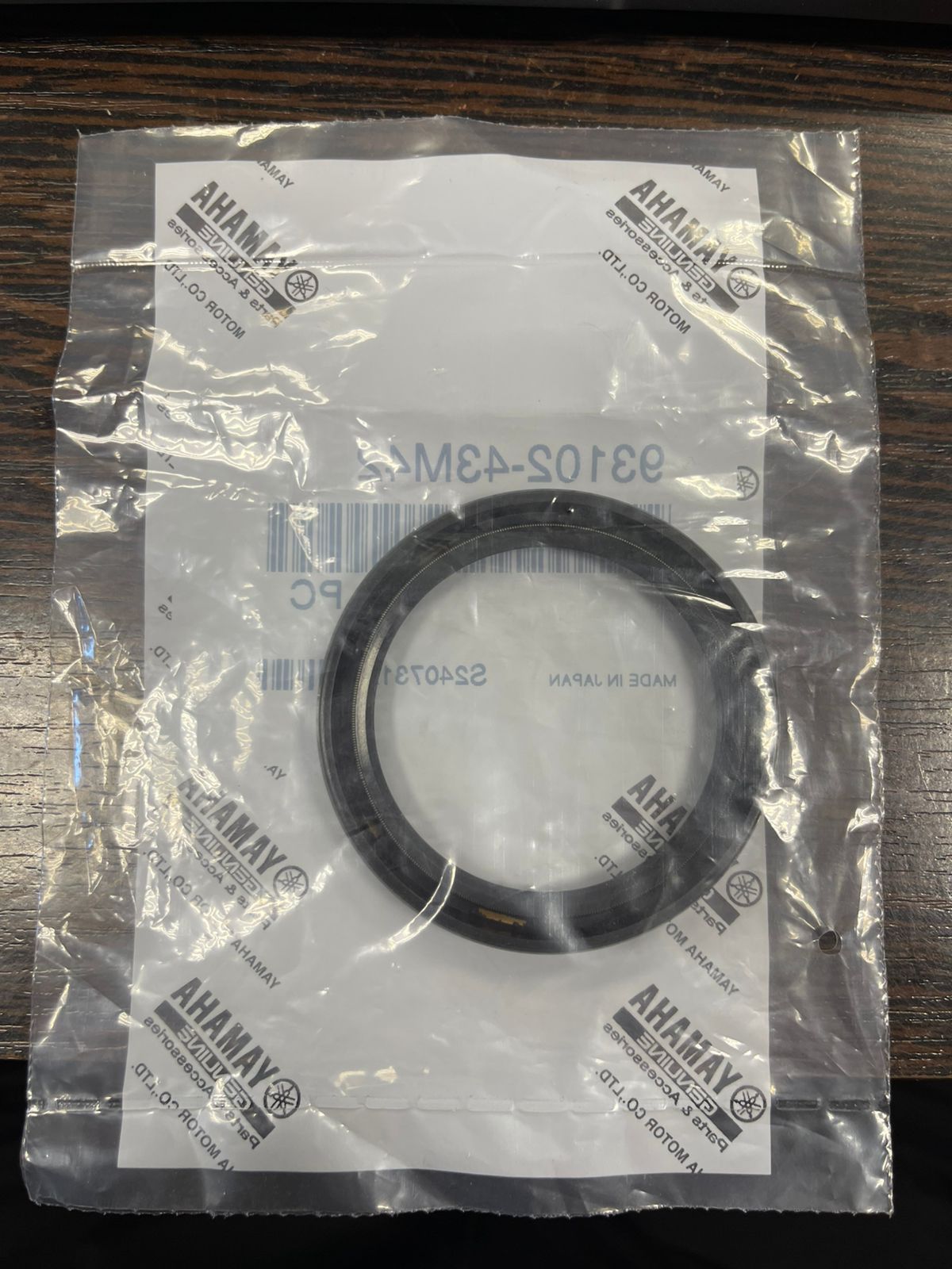 Сальник коленвала (верх) YAMAHA F25-F60 93102-43M42